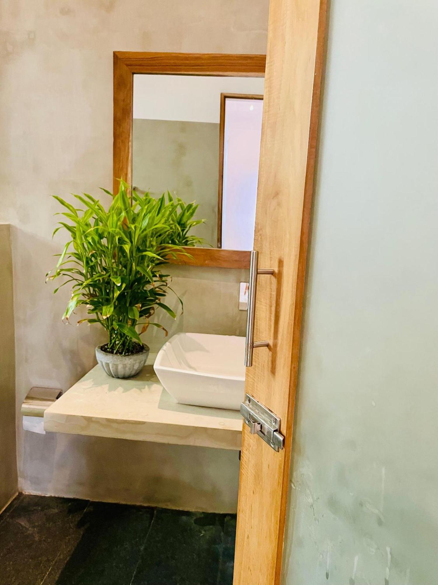 Eton Villa Диквела Екстериор снимка